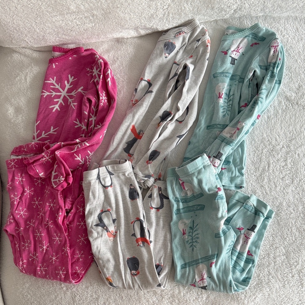 Girls Holiday Fleece Pajama Set - Pink, Light Gray, Mint
